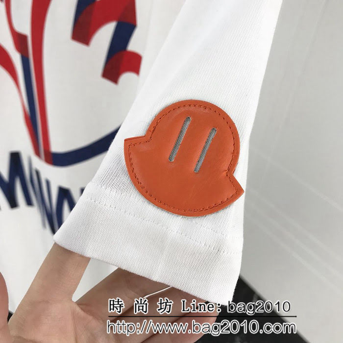 MONCLER蒙口 19ss早春新款 最新logo印花系列 袖口最新笑臉貼章 白色男款短袖 ydi2399